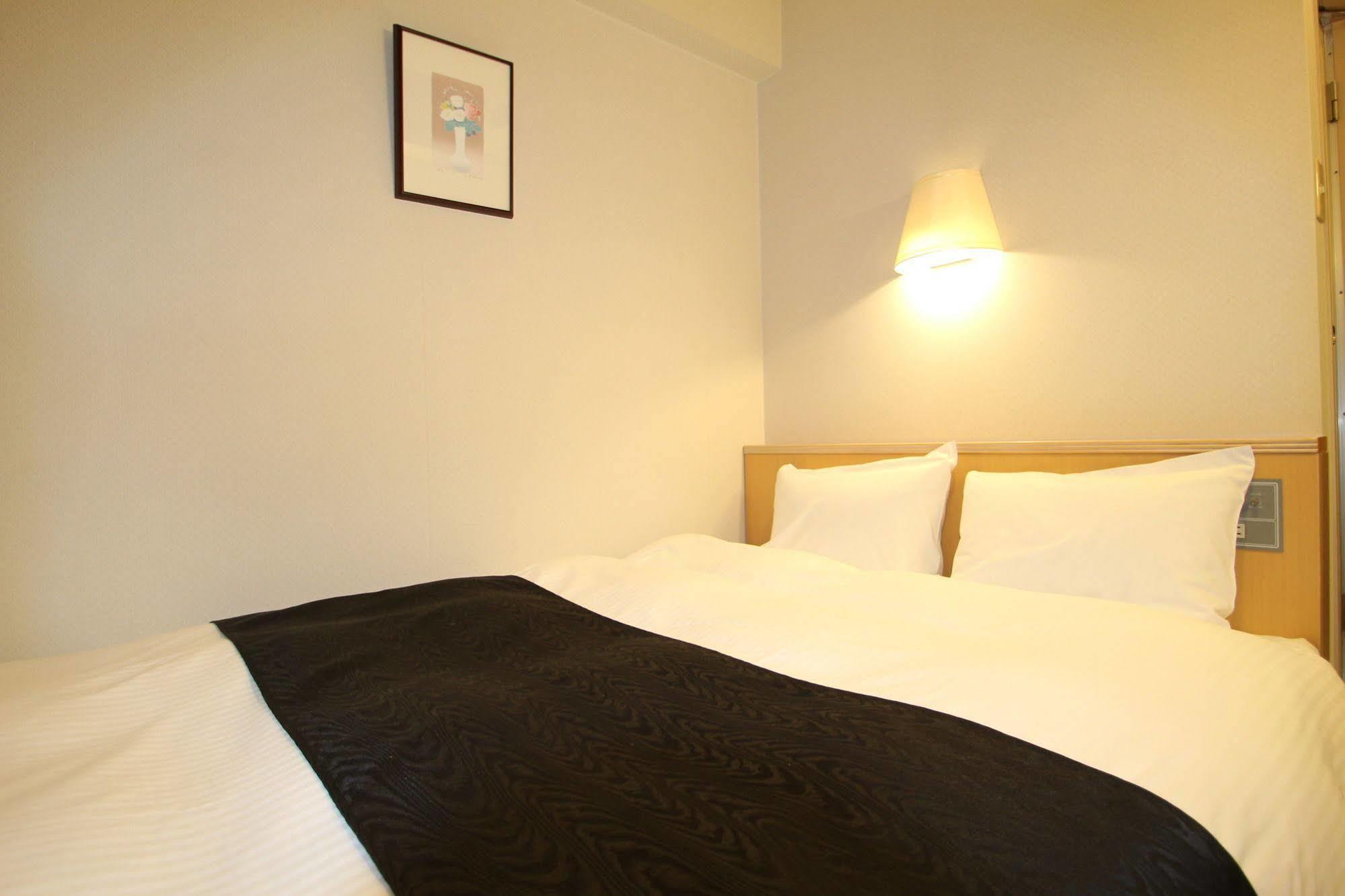 Apa Hotel Tonami Ekimae Exteriör bild