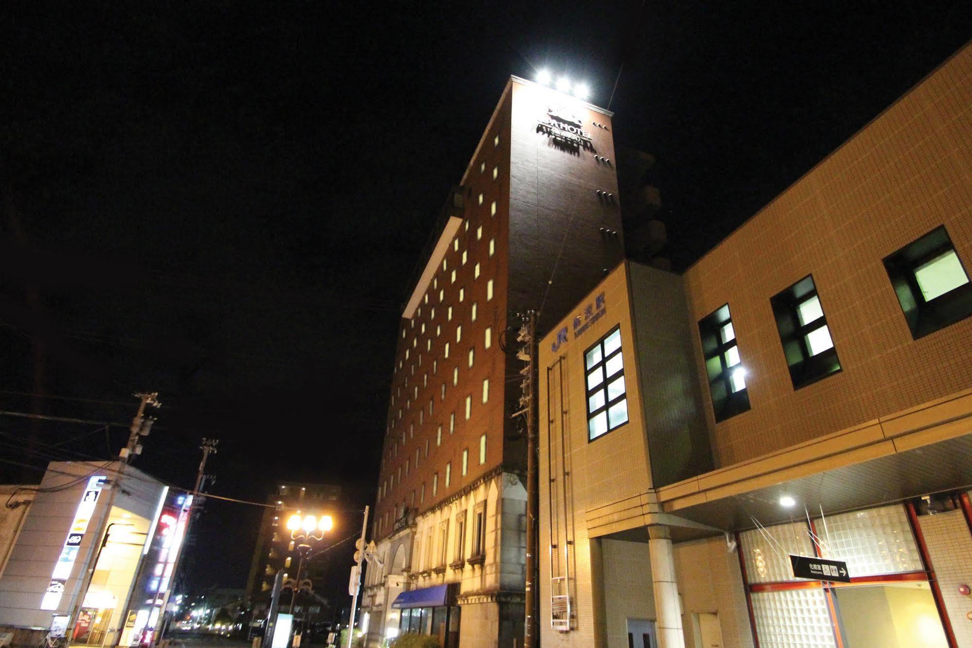 Apa Hotel Tonami Ekimae Exteriör bild