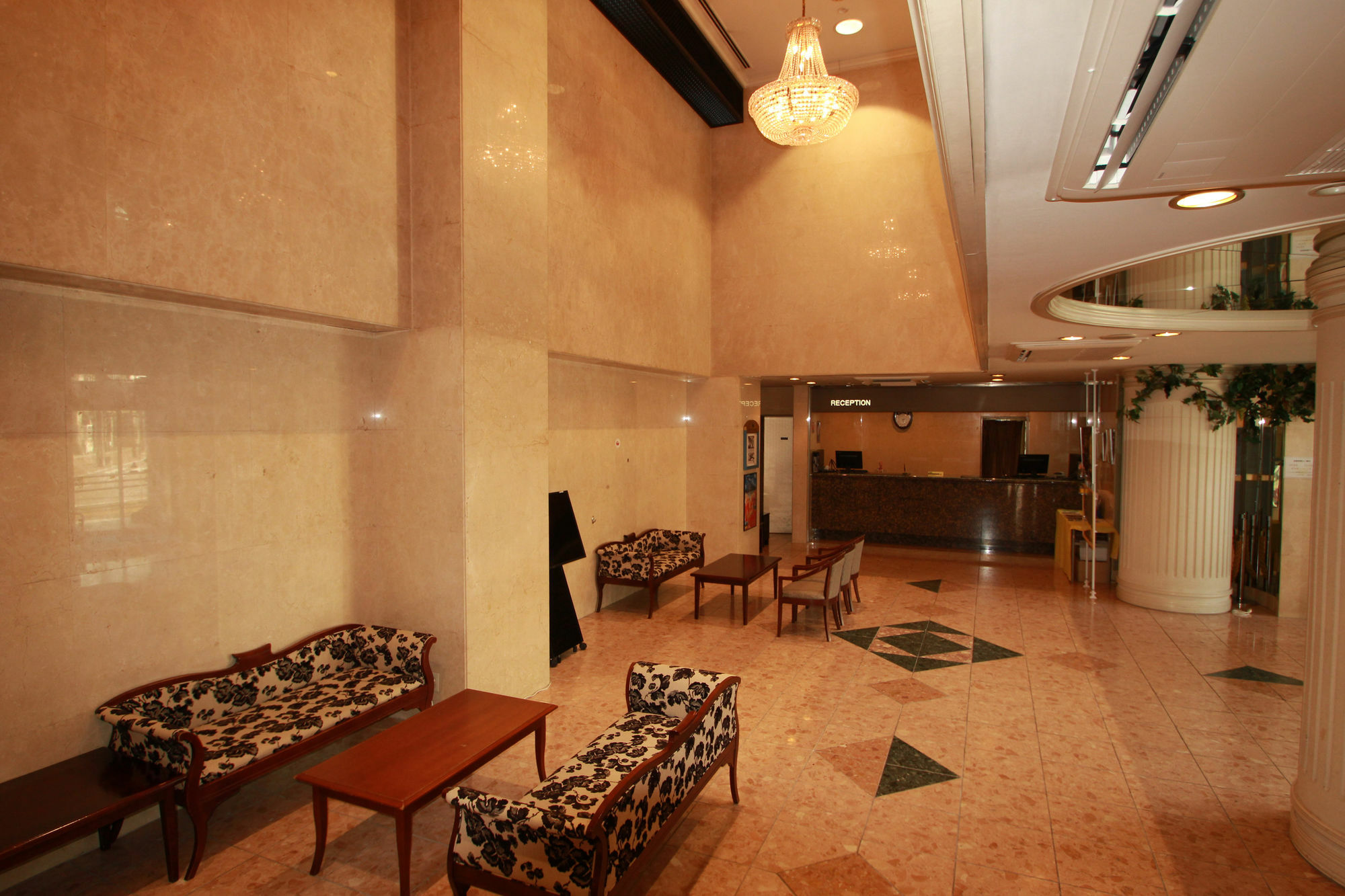 Apa Hotel Tonami Ekimae Exteriör bild